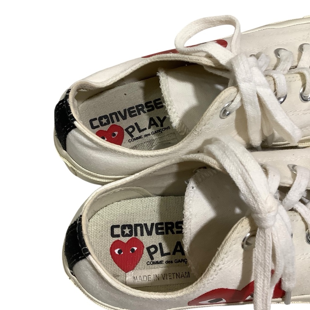 Come Des Garçons Play x Converse Chuck White and Black Sneakers with Red Heart - Picture 5 of 10